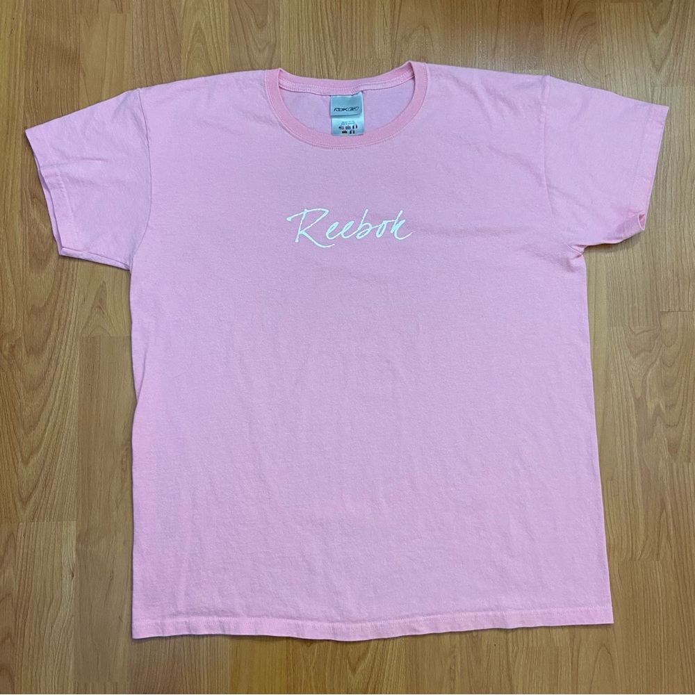 Vintage Reebok Men’s Cursive Spell Out Light Pink T-Shirt Size XL
